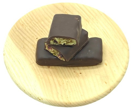 Ремесленный тёмный шоколад с байкальской клюквой и семенами тыквы